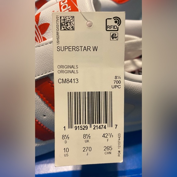 Women’s Adidas Superstar shoes - Picture 2 of 5